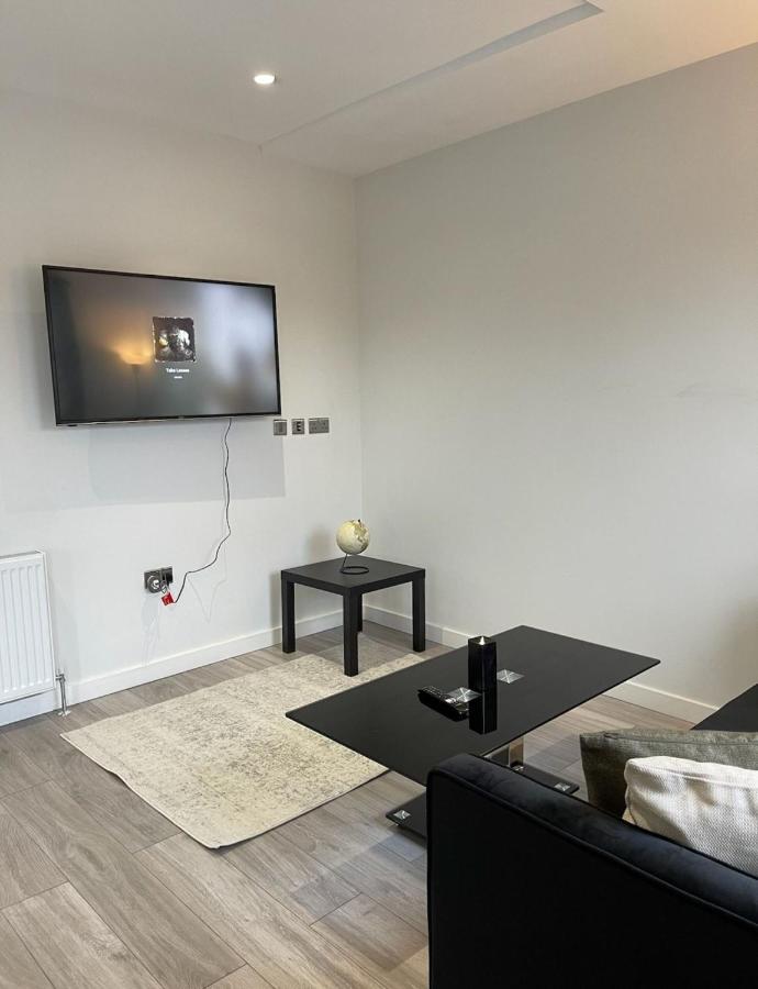 Stratford Apartment With Balcony London Exterior photo